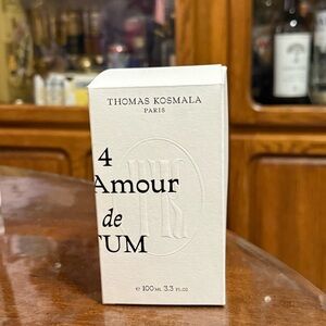 Amour de Parfum - White